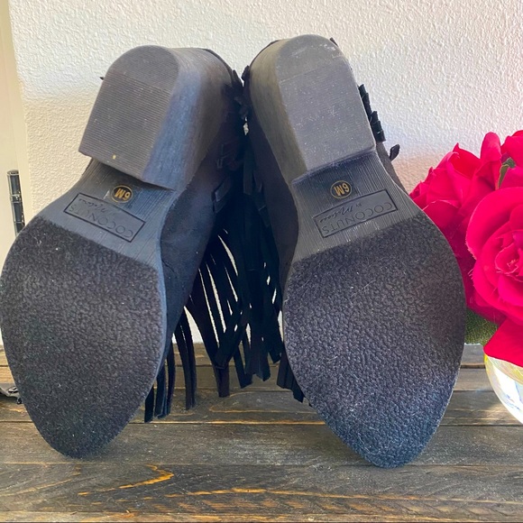 Coconuts by Matisse Fringe V Cut Booties (size 6M).🌹 - Picture 13 of 15
